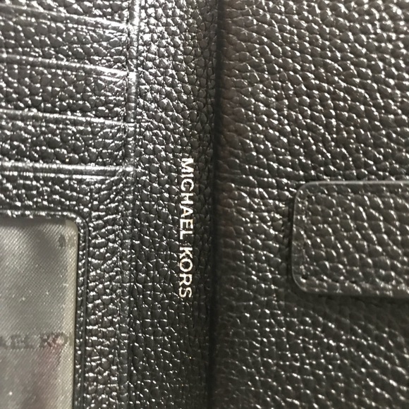 BRAND NEW AUTHENTIC MICHAEL KORS WALLET W WRISTLET - Picture 4 of 4